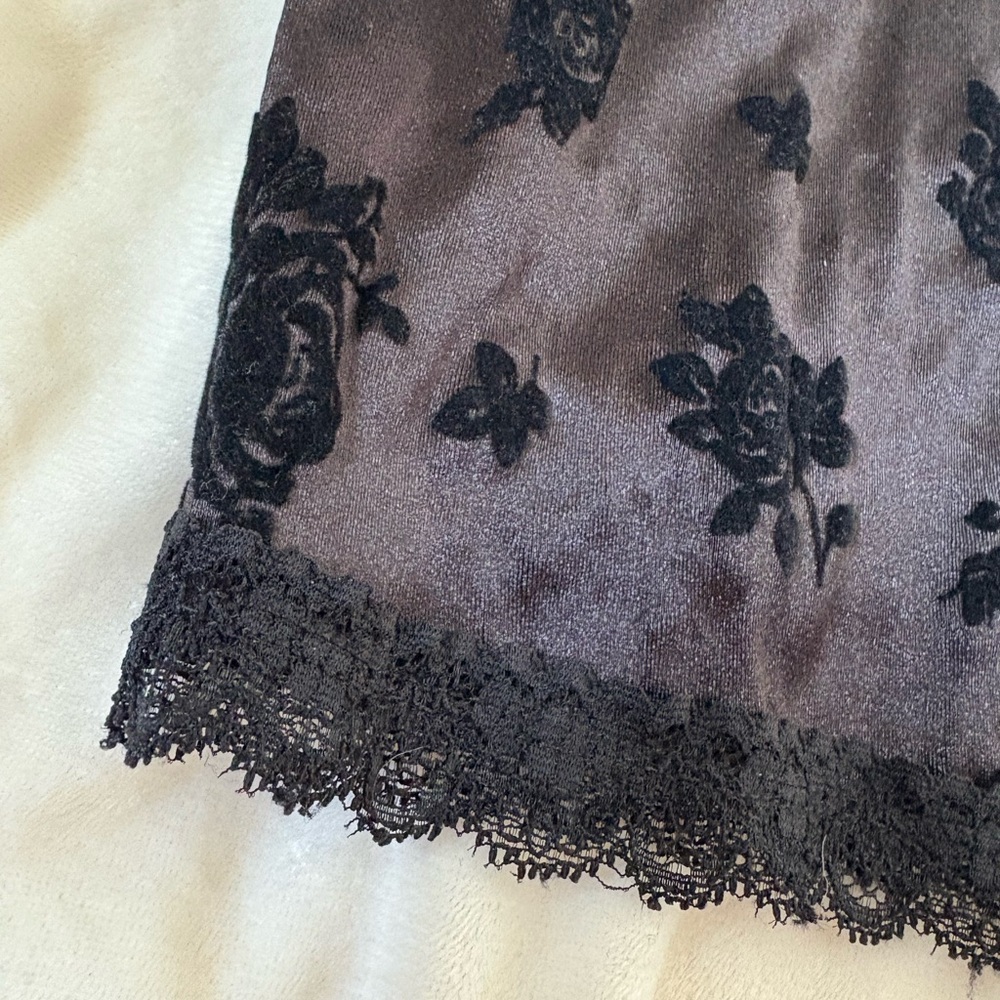Garage Woman’s Small Velvet Floral Sleeveless Mini Dress With Lace Accents - Picture 8 of 9